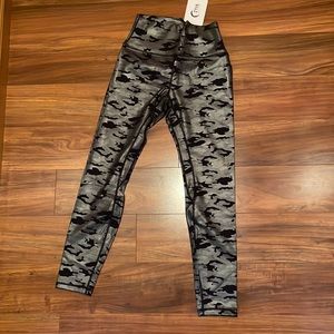 Zyia sz 6-8 Silver Camo Supreme Hi-Rise 7/8